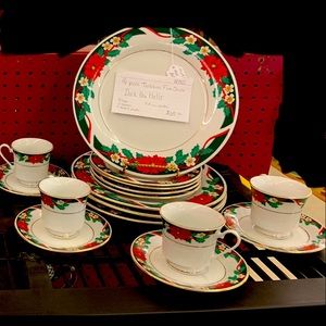 Holiday dinner set